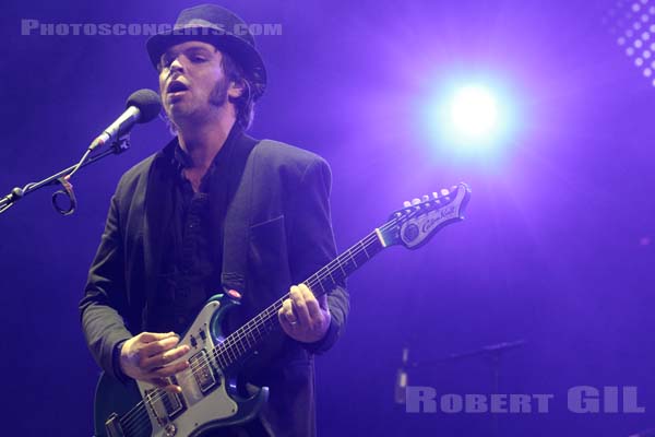 GAZ COOMBES - 2015-06-24 - PARIS - Place de la Republique - Gareth Michael Coombes